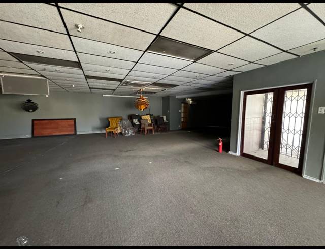 3,562M² WAREHOUSE TO LET IN INDUSTRIA WEST